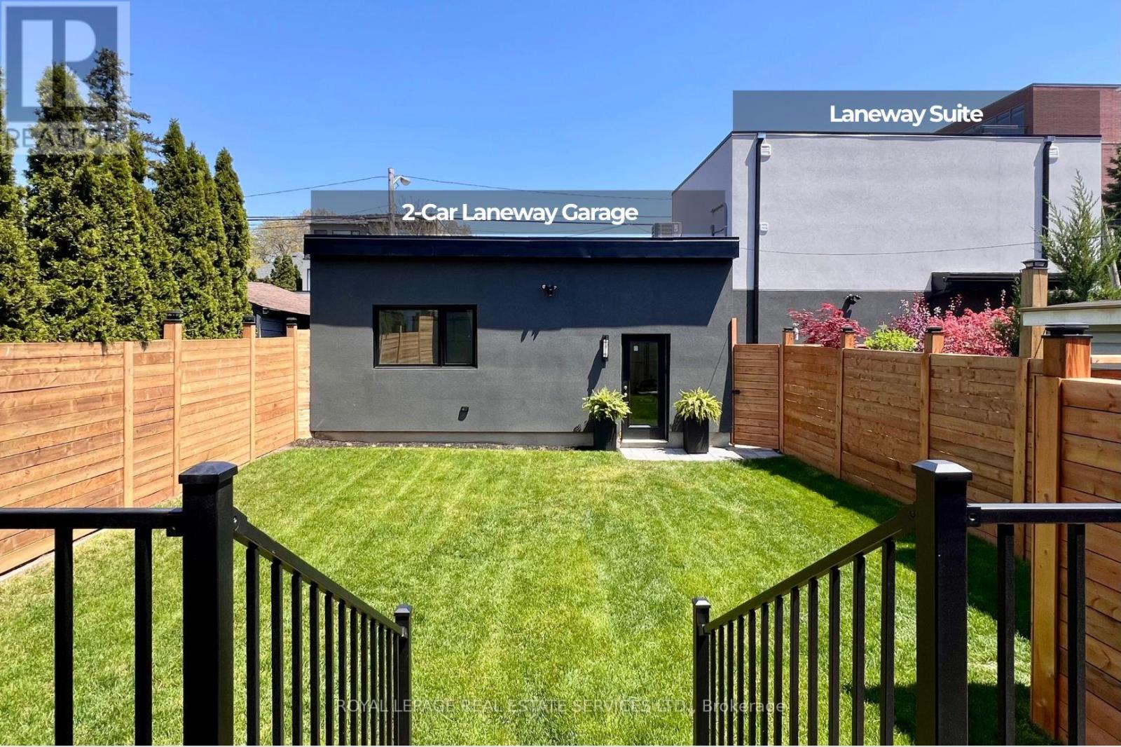 561 Durie Street, Toronto, Ontario  M6S 3H2 - Photo 17 - W12966818