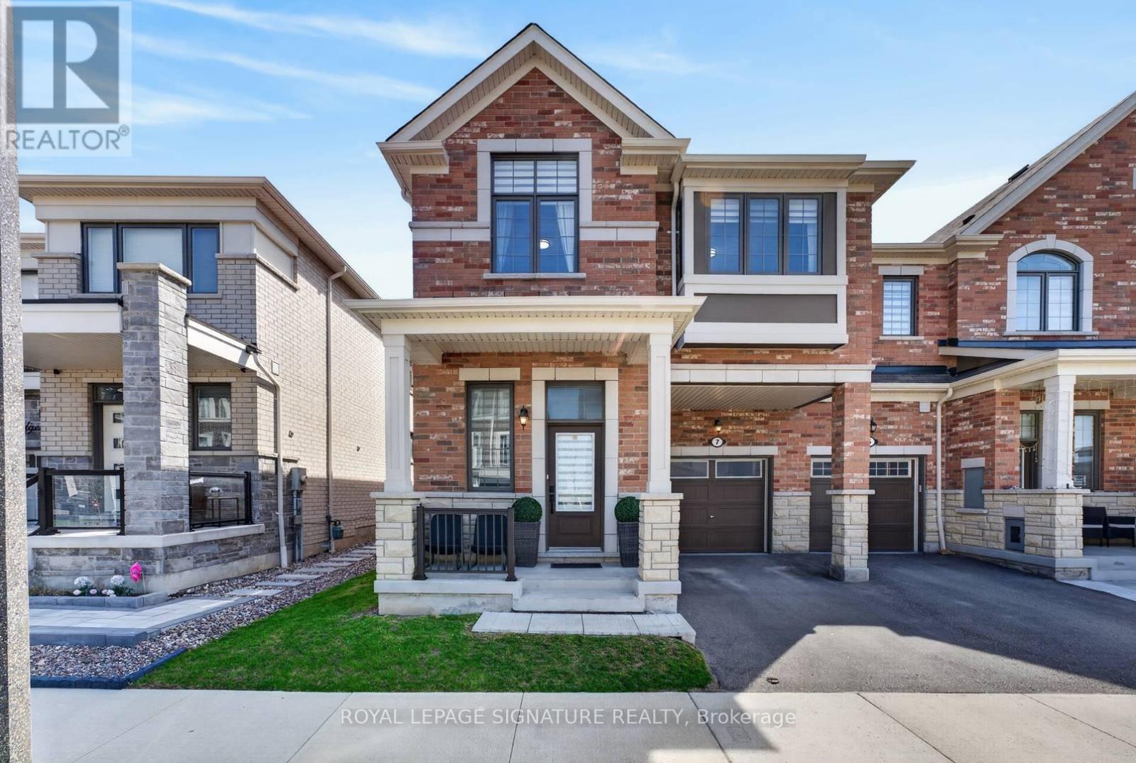 7 SEDGEMOOR STREET, Whitby, Ontario