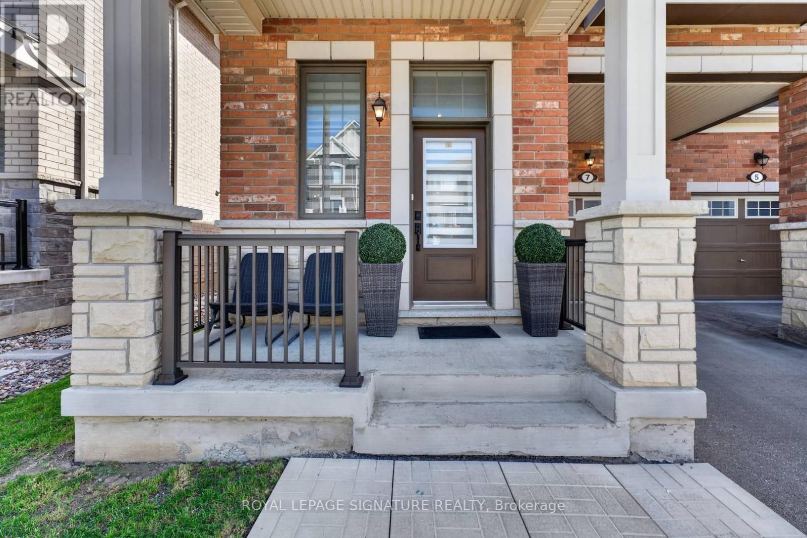 7 Sedgemoor Street, Whitby, Ontario  L1P 0M3 - Photo 3 - E13165166