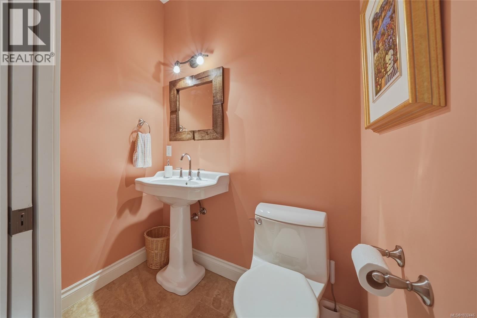 3949 Valhalla Lane, Saanich, British Columbia  V8N 6N9 - Photo 53 - 1032446