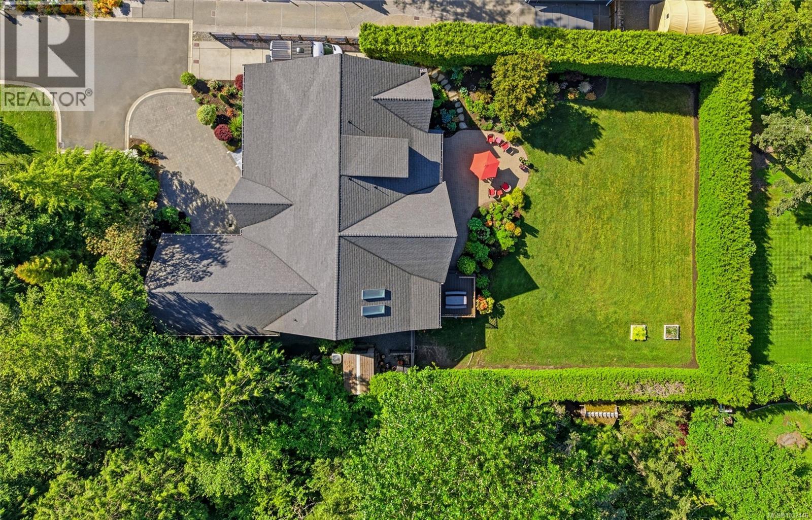 3949 Valhalla Lane, Saanich, British Columbia  V8N 6N9 - Photo 28 - 1032446