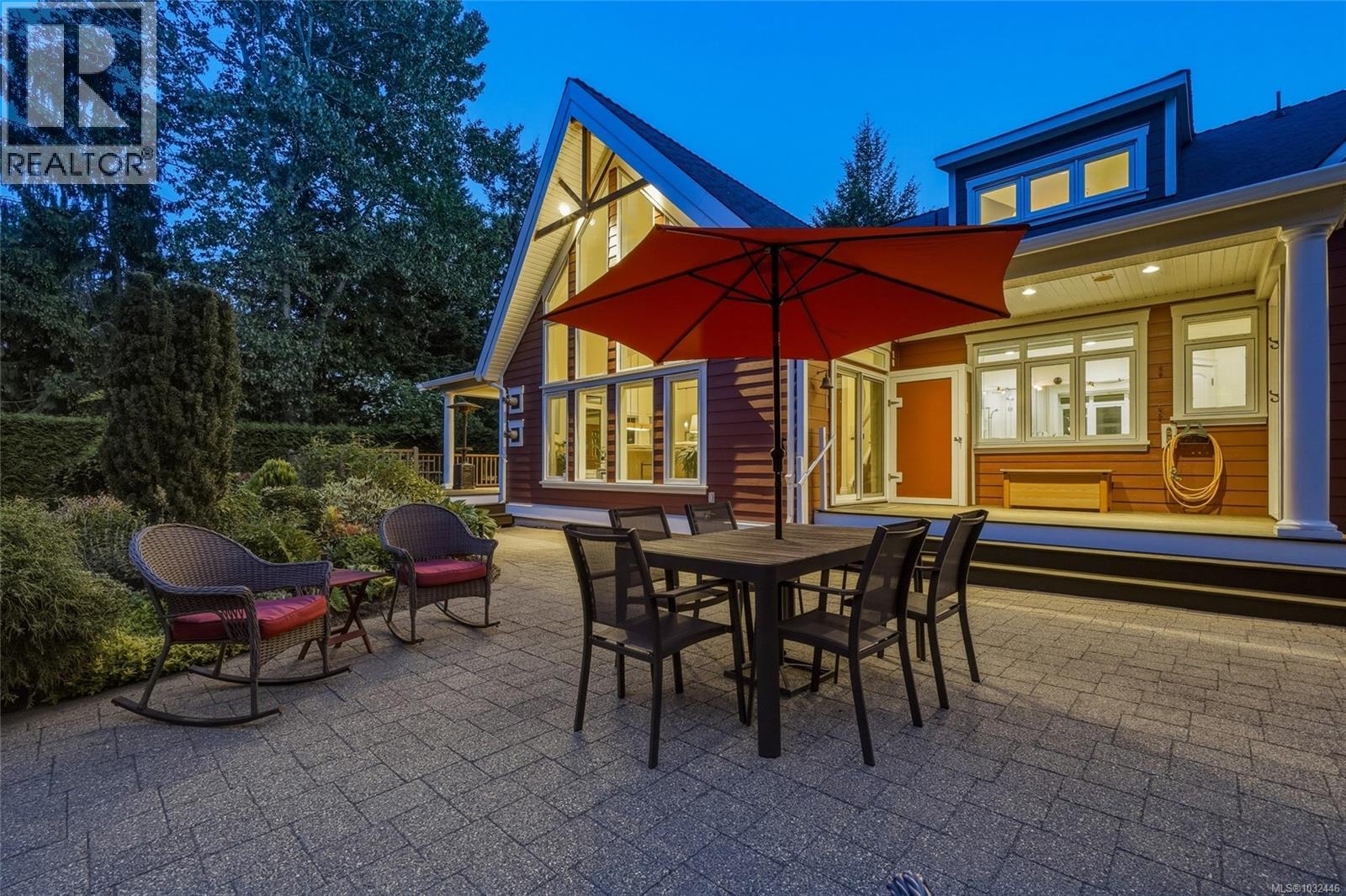 3949 Valhalla Lane, Saanich, British Columbia  V8N 6N9 - Photo 57 - 1032446