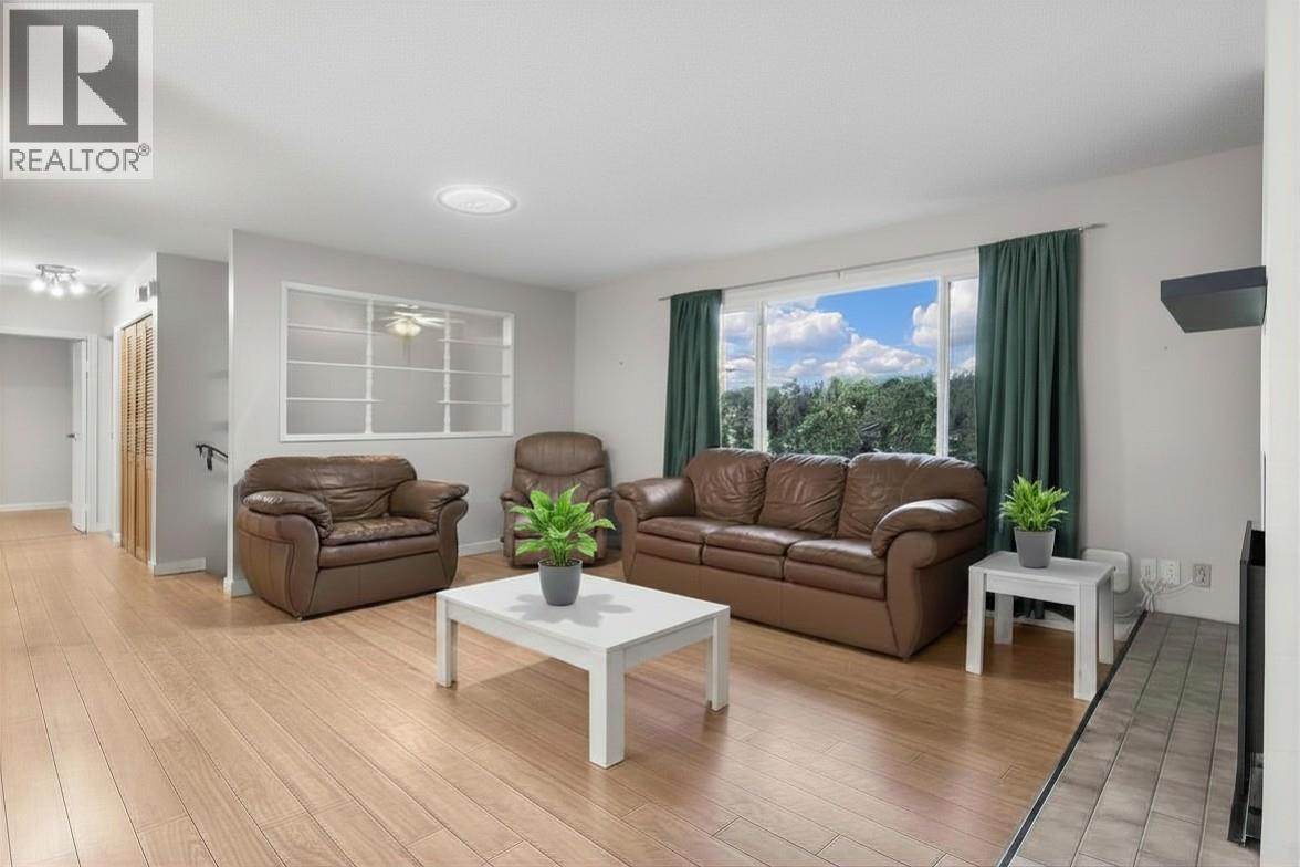 2085 Ruby Road, Kelowna, British Columbia  V1W 4B9 - Photo 7 - 10384160