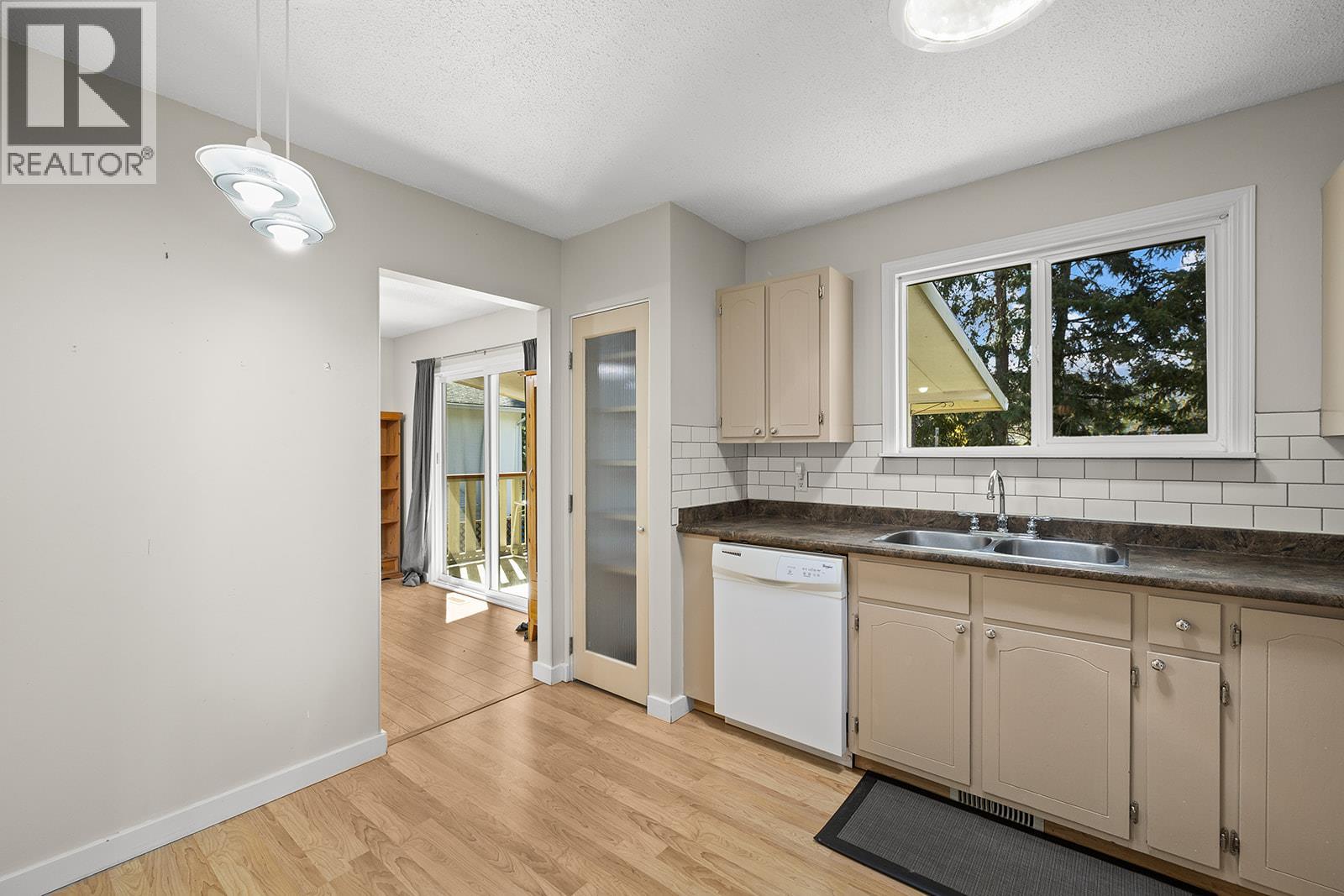 2085 Ruby Road, Kelowna, British Columbia  V1W 4B9 - Photo 17 - 10384160