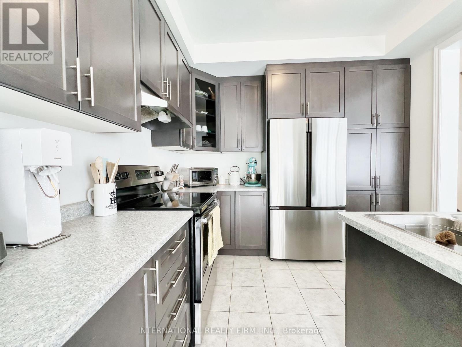 1 Frederick Pearson Street, East Gwillimbury (Queensville), Ontario  L0G 1R0 - Photo 14 - N13165192