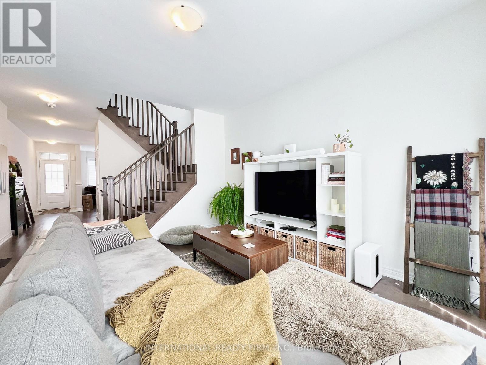 1 Frederick Pearson Street, East Gwillimbury (Queensville), Ontario  L0G 1R0 - Photo 17 - N13165192