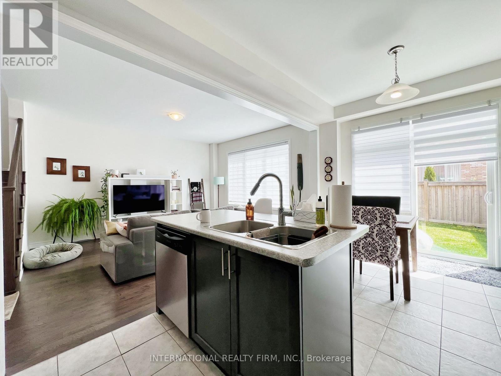 1 Frederick Pearson Street, East Gwillimbury (Queensville), Ontario  L0G 1R0 - Photo 22 - N13165192
