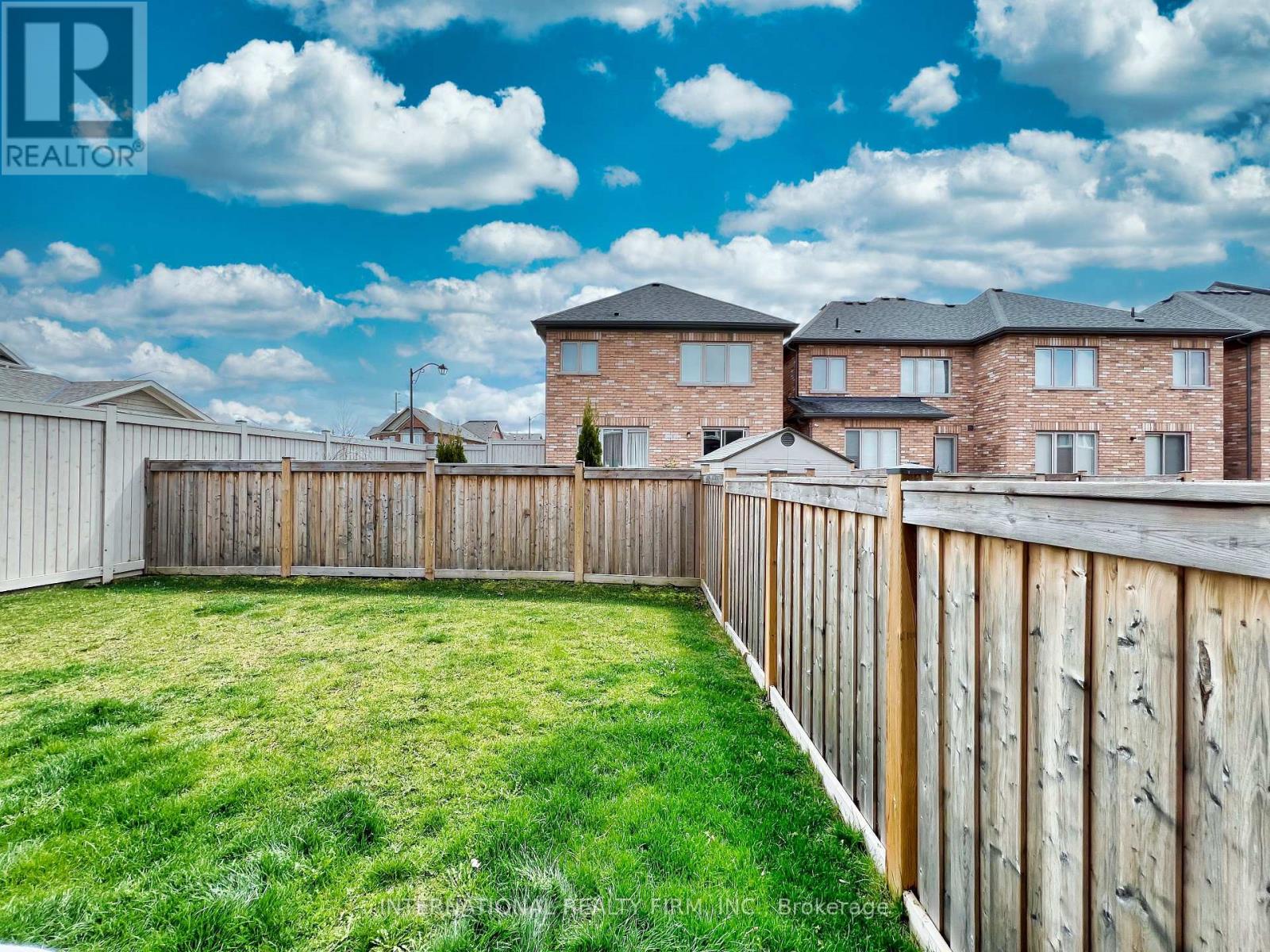 1 Frederick Pearson Street, East Gwillimbury (Queensville), Ontario  L0G 1R0 - Photo 4 - N13165192