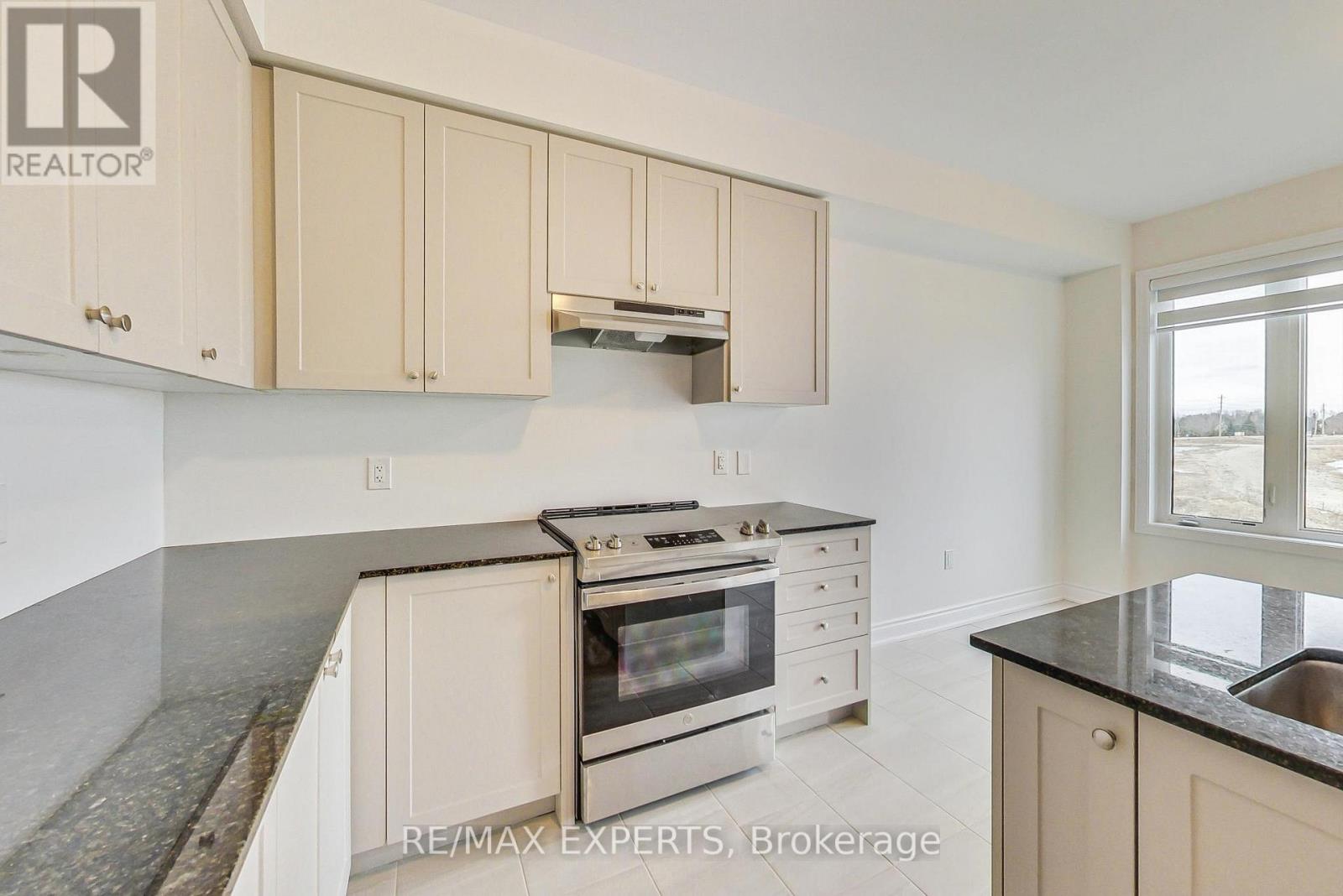 11 Union Boulevard, Wasaga Beach, Ontario  L9Z 0M6 - Photo 10 - S13165232