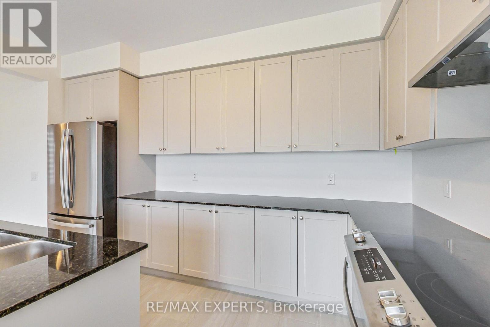11 Union Boulevard, Wasaga Beach, Ontario  L9Z 0M6 - Photo 7 - S13165232