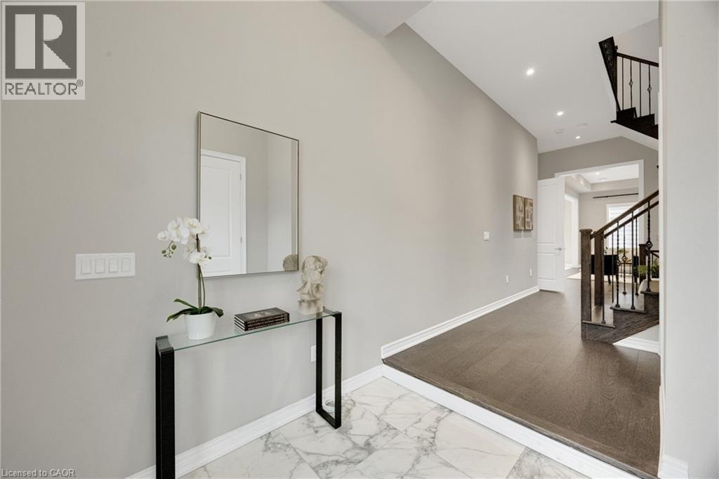 34 Carnegie Drive, Oakville, Ontario  L6H 0V8 - Photo 4 - 40832041