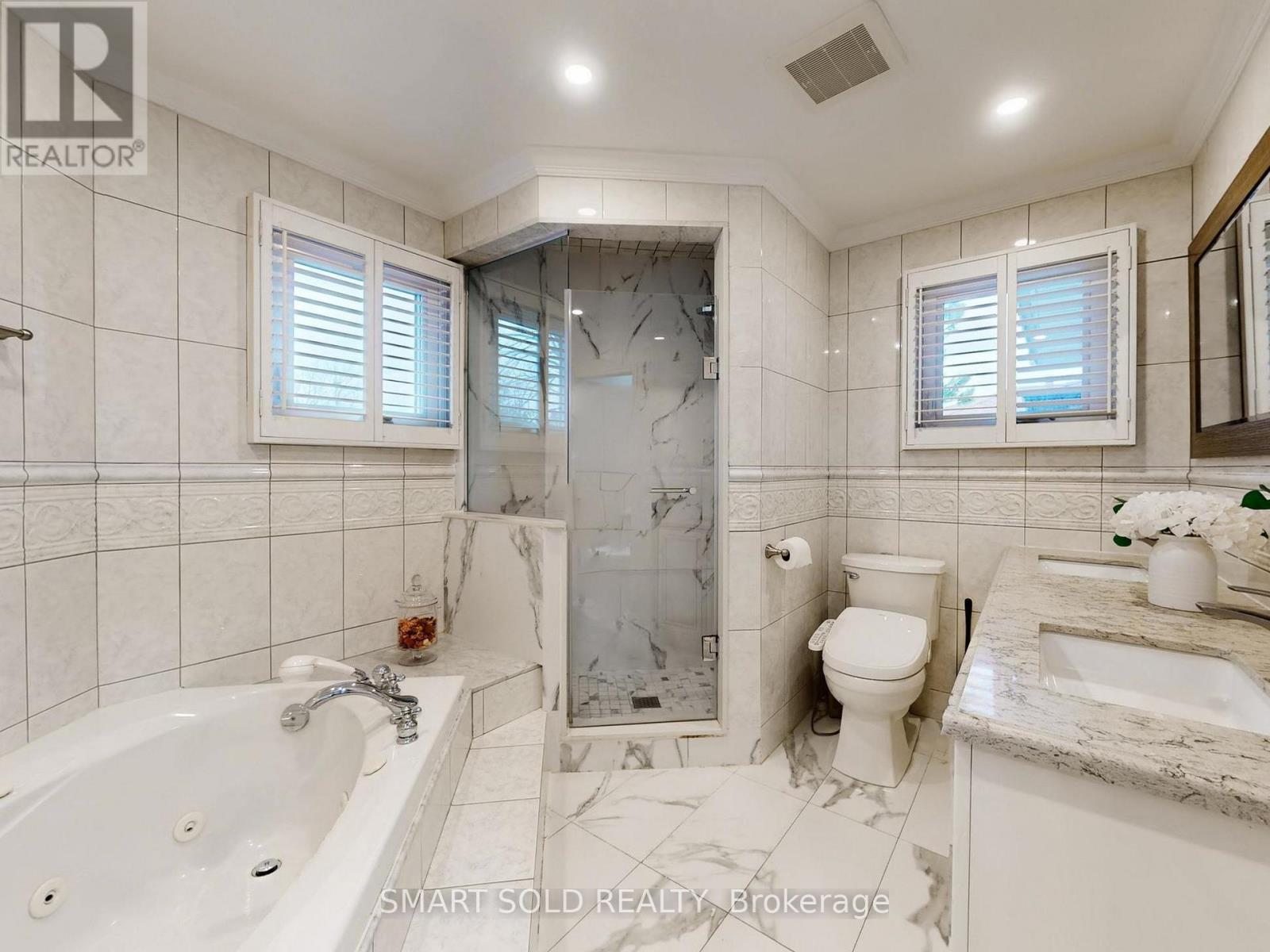 24 Normandy Crescent, Richmond Hill, Ontario  L4C 8L8 - Photo 22 - N13131790