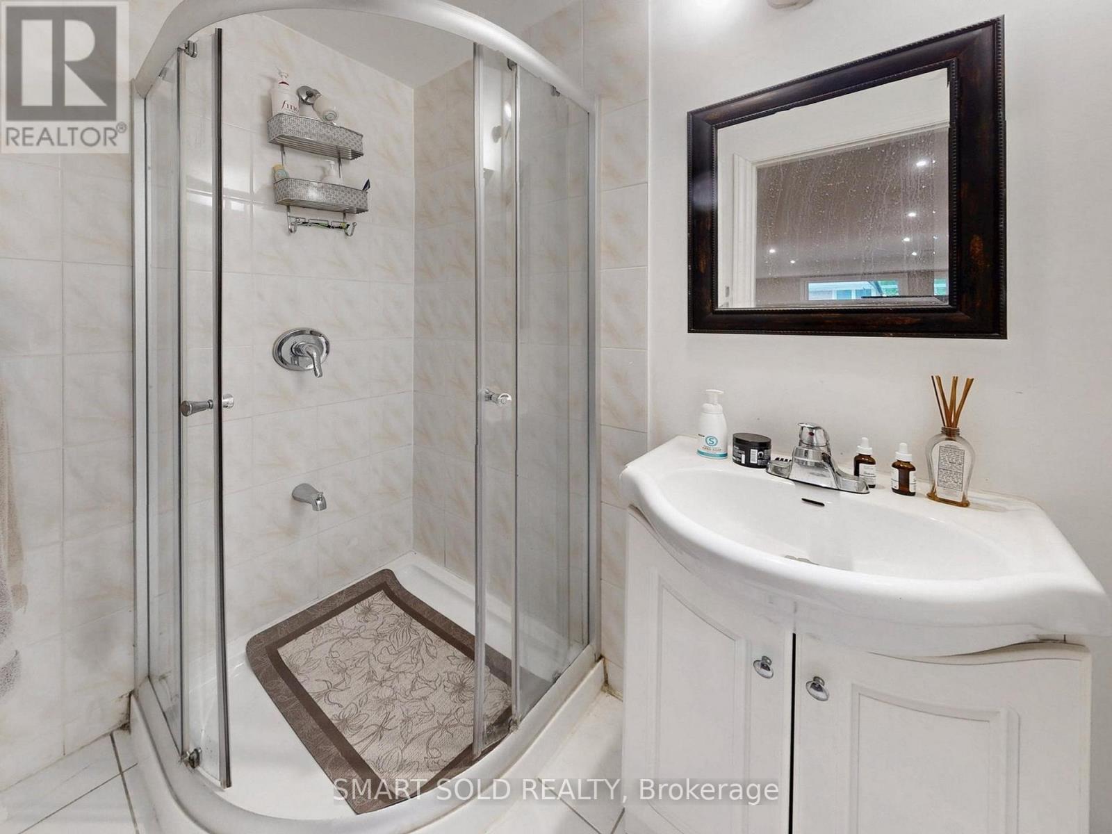 24 Normandy Crescent, Richmond Hill, Ontario  L4C 8L8 - Photo 35 - N13131790