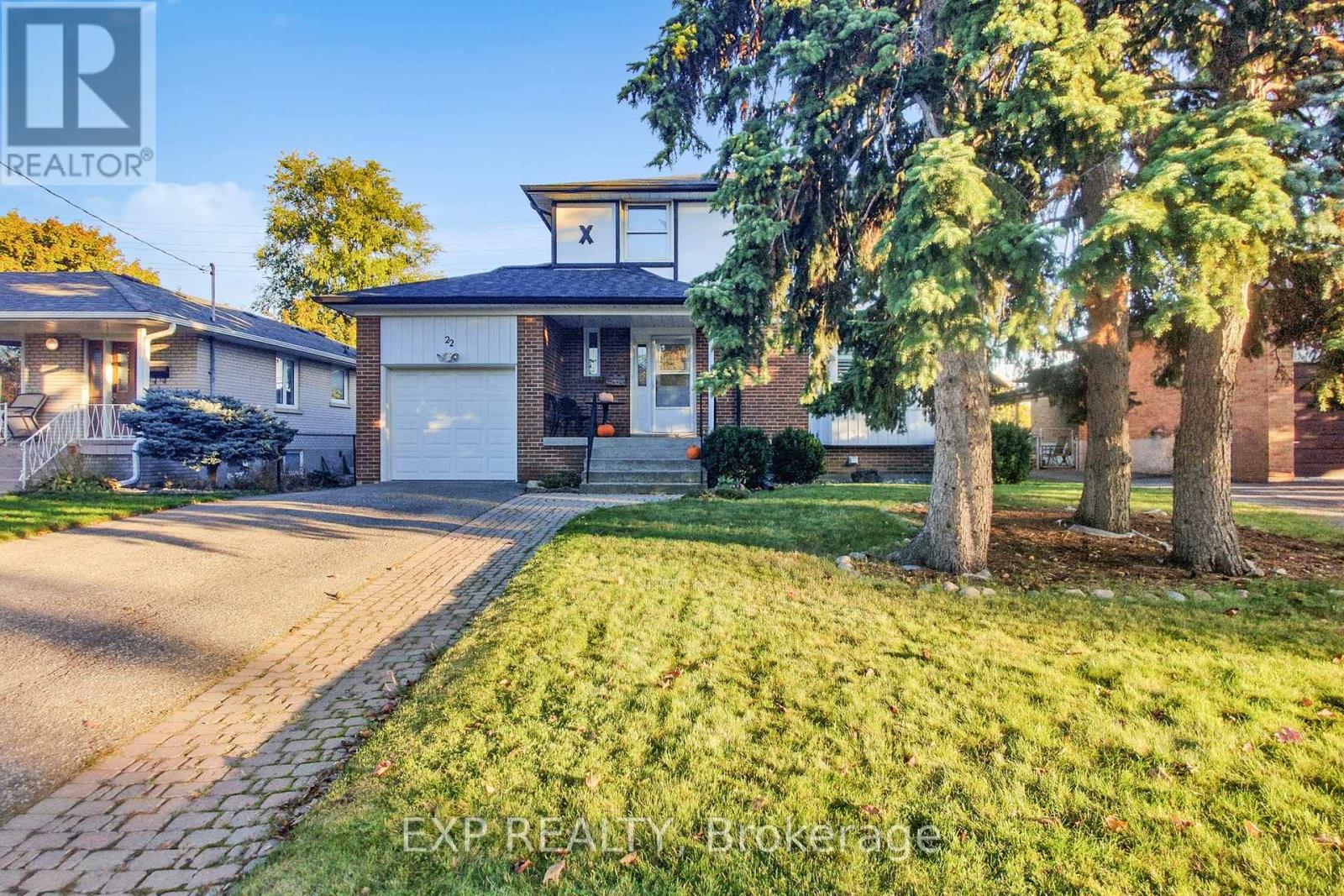 22 CHESTNUT AVENUE, Brampton, Ontario