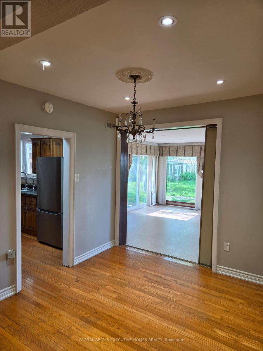 522 Woodlawn Road, Welland (N. Welland), Ontario  L3C 3K1 - Photo 11 - X13165242