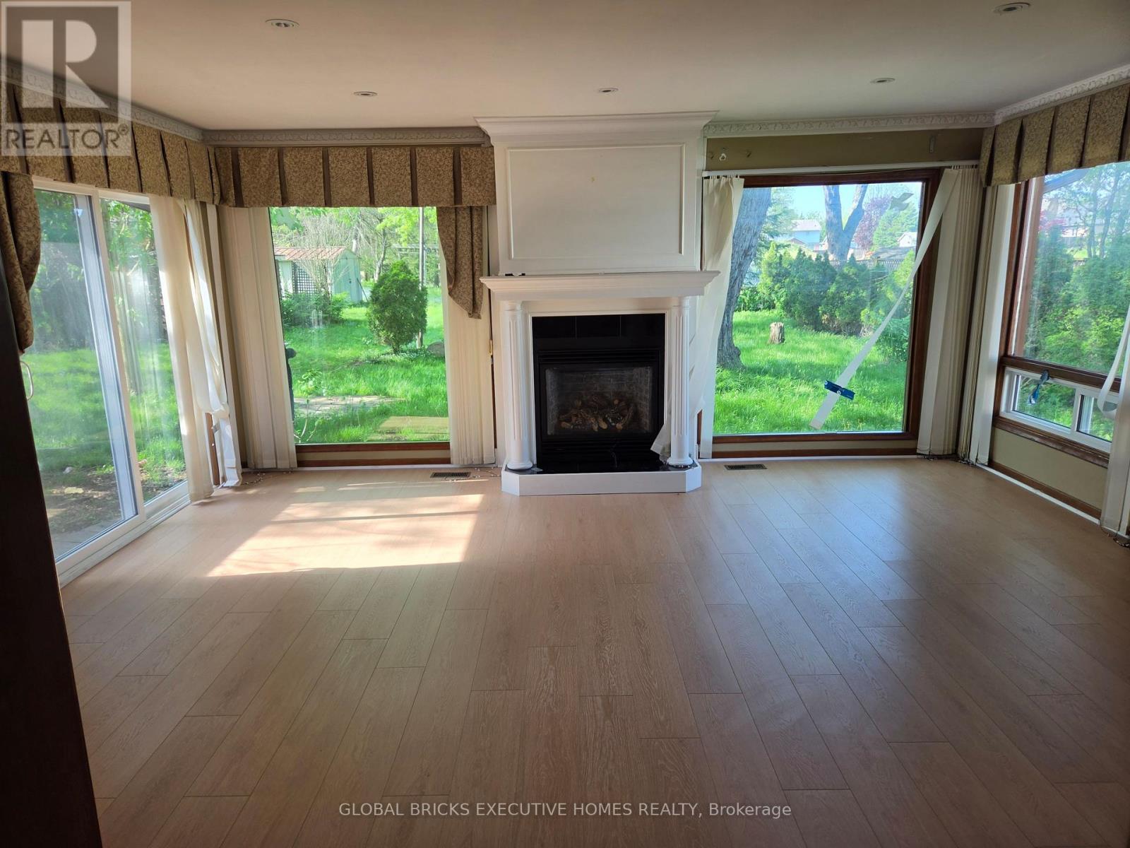 522 Woodlawn Road, Welland (N. Welland), Ontario  L3C 3K1 - Photo 2 - X13165242