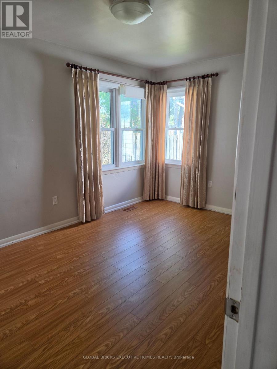 522 Woodlawn Road, Welland (N. Welland), Ontario  L3C 3K1 - Photo 5 - X13165242