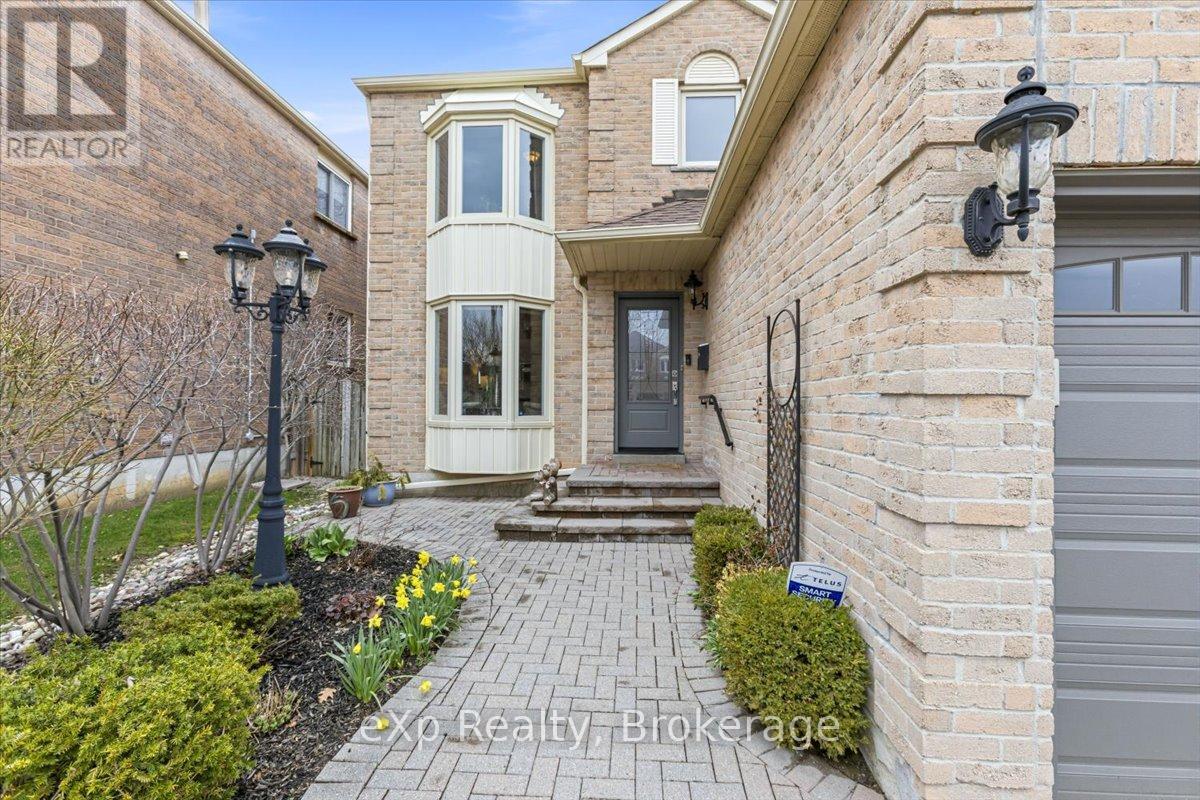 1067 Maury Crescent, Pickering (Liverpool), Ontario  L1X 1R4 - Photo 3 - E13165258