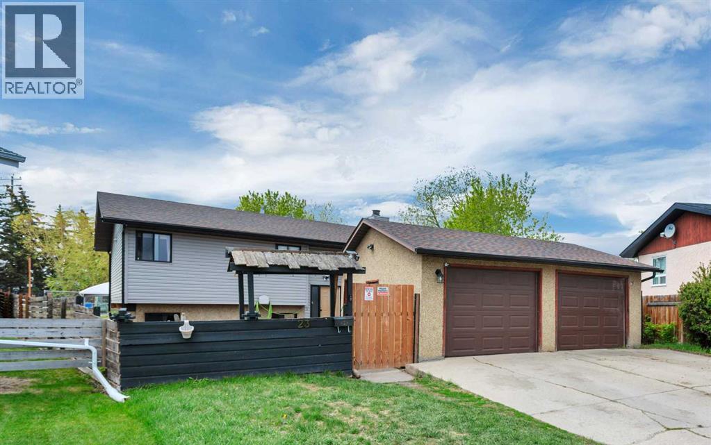 23 Newcombe Crescent, Red Deer, Alberta  T4P 1T9 - Photo 1 - A2308661