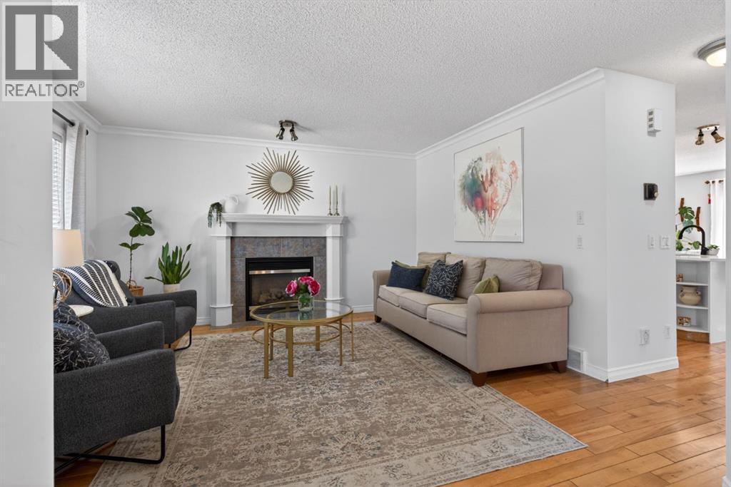 57 Bridlewood Manor Sw, Calgary, Alberta  T2Y 3T4 - Photo 3 - A2311048