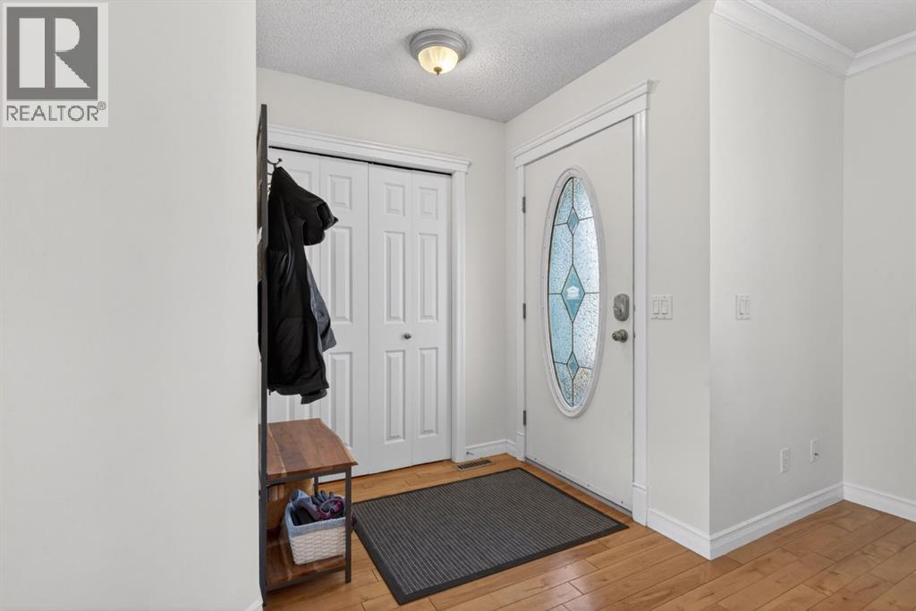57 Bridlewood Manor Sw, Calgary, Alberta  T2Y 3T4 - Photo 2 - A2311048