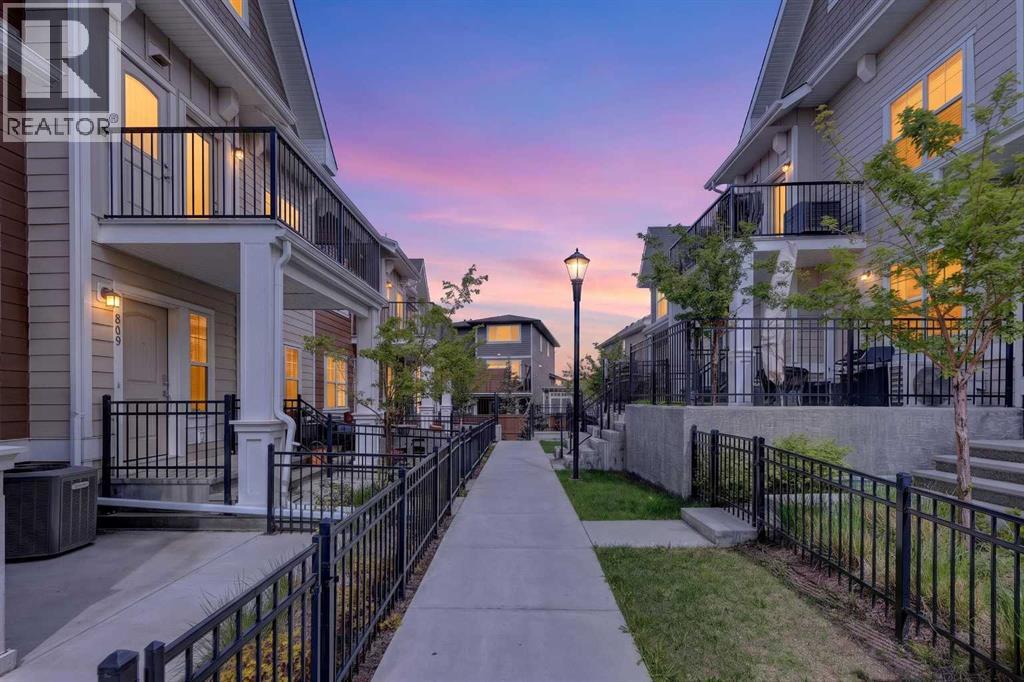 814 Cranbrook Walk SE, Calgary, Alberta