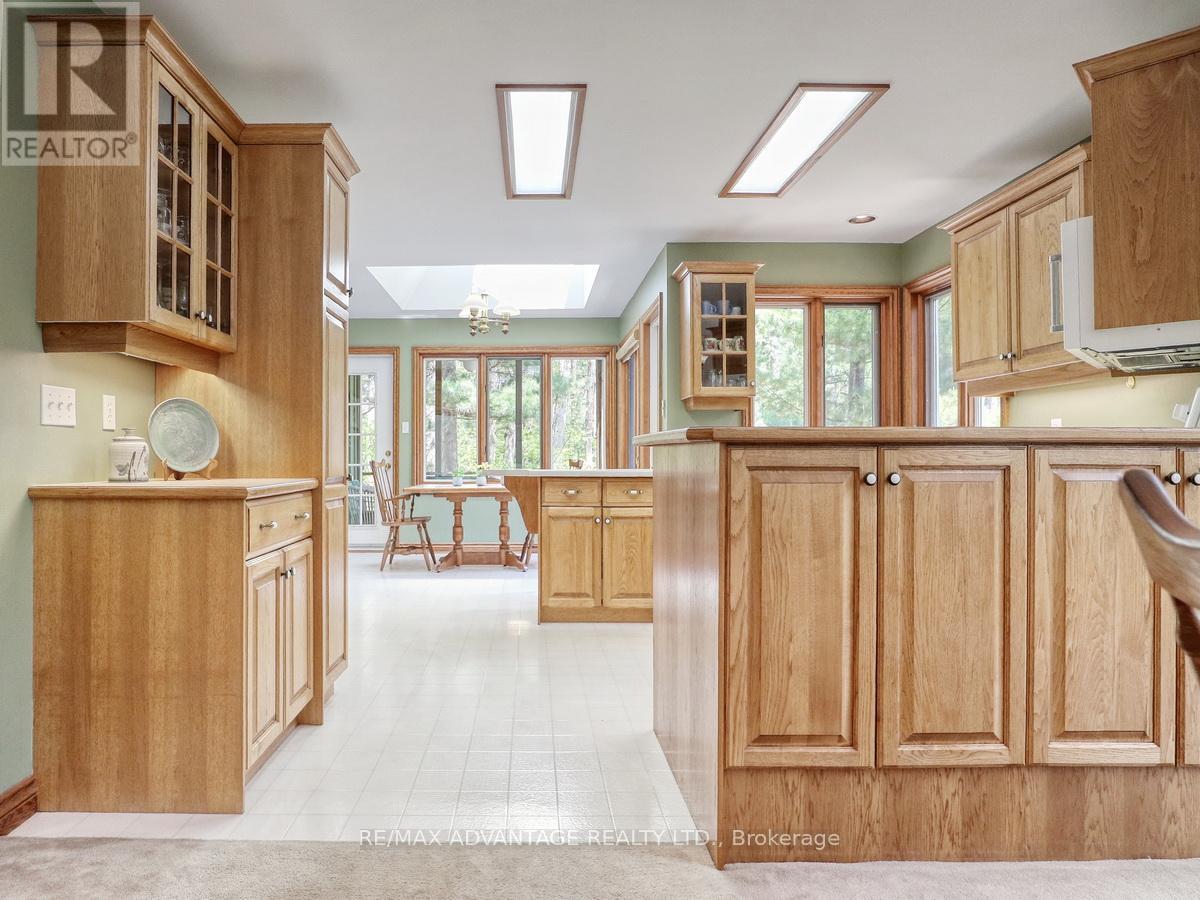10404 Pinetree Drive, Lambton Shores, Ontario  N0M 1T0 - Photo 20 - X13165260