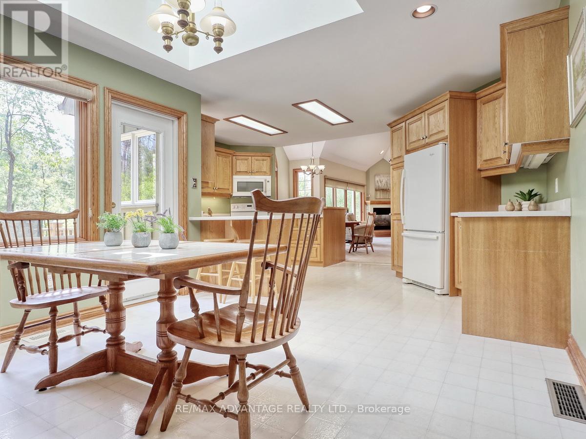 10404 Pinetree Drive, Lambton Shores, Ontario  N0M 1T0 - Photo 24 - X13165260