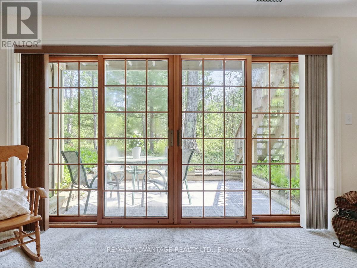 10404 Pinetree Drive, Lambton Shores, Ontario  N0M 1T0 - Photo 31 - X13165260