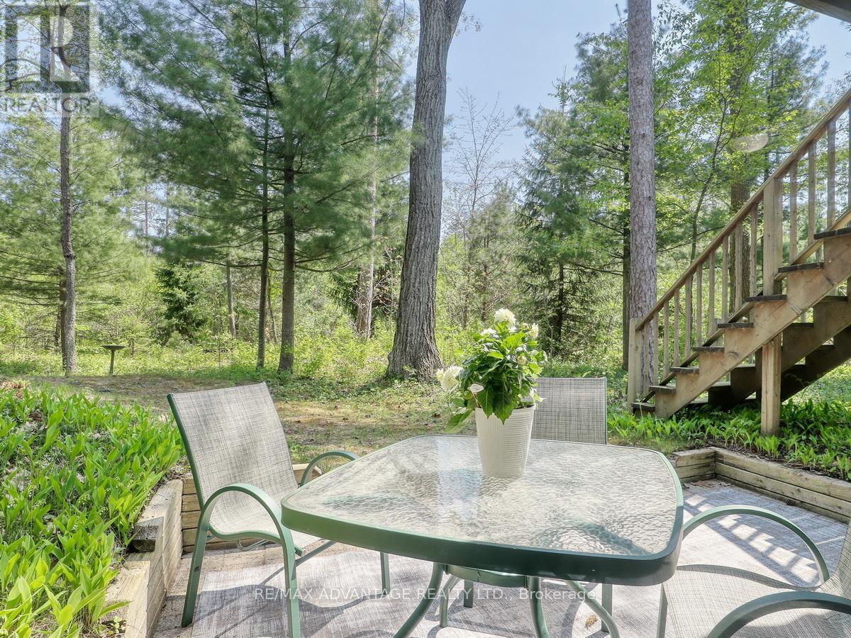 10404 Pinetree Drive, Lambton Shores, Ontario  N0M 1T0 - Photo 32 - X13165260