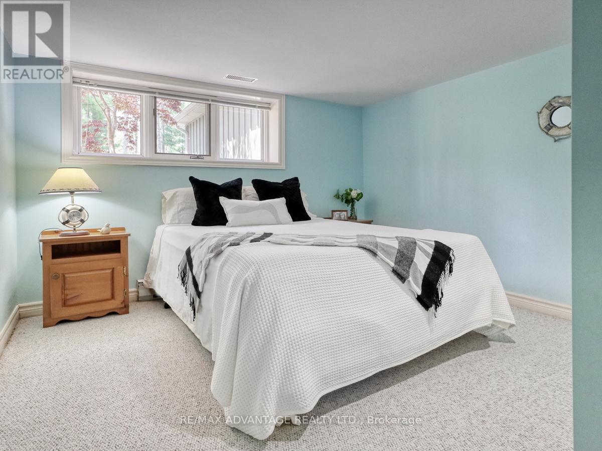 10404 Pinetree Drive, Lambton Shores, Ontario  N0M 1T0 - Photo 37 - X13165260