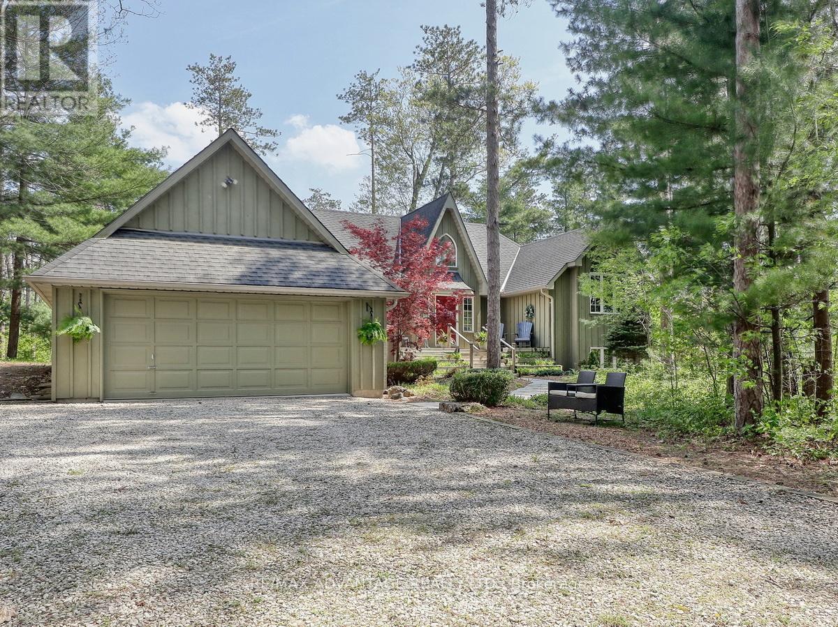 10404 Pinetree Drive, Lambton Shores, Ontario  N0M 1T0 - Photo 4 - X13165260