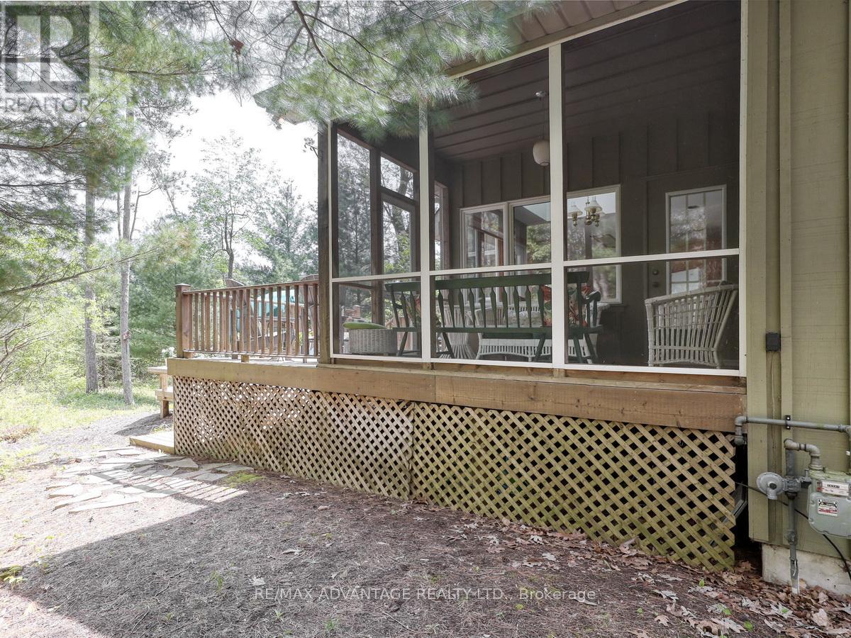 10404 Pinetree Drive, Lambton Shores, Ontario  N0M 1T0 - Photo 41 - X13165260