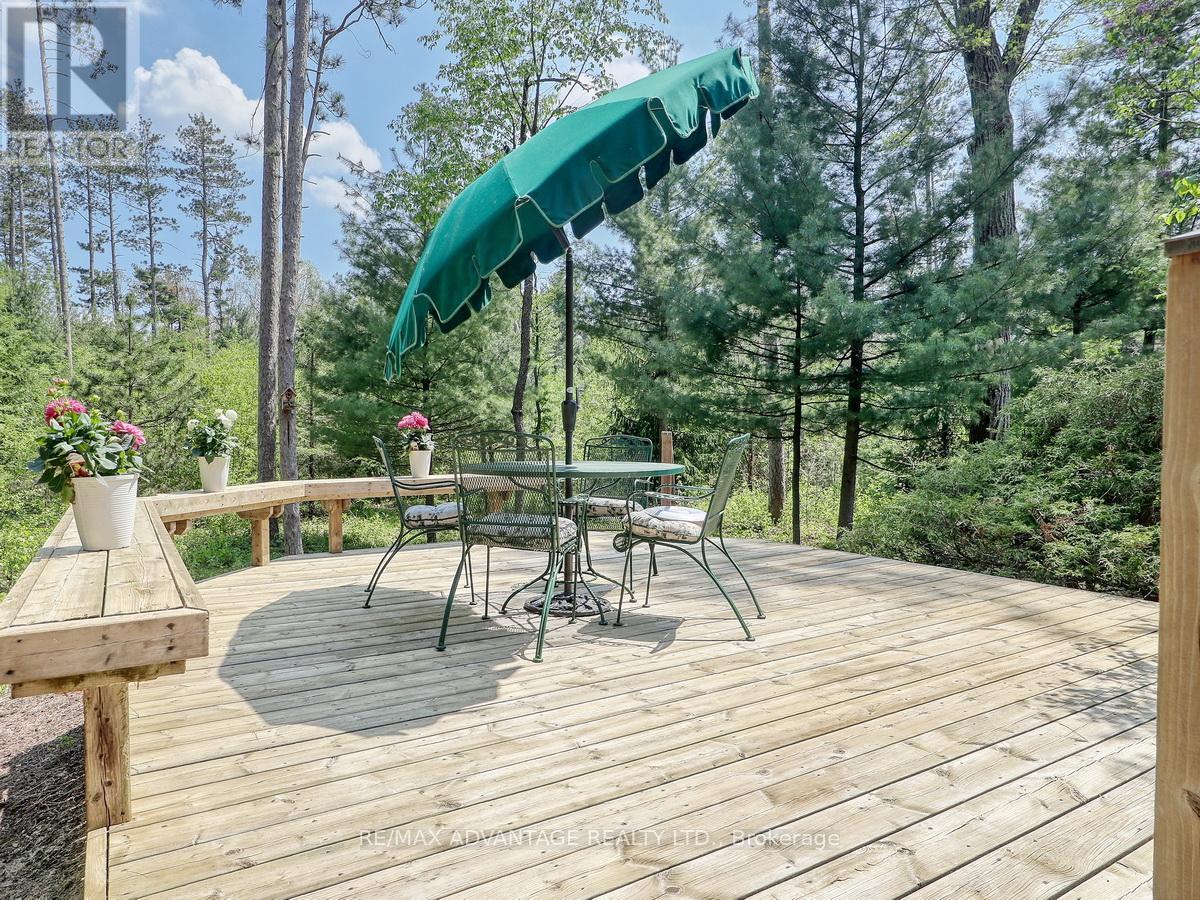 10404 Pinetree Drive, Lambton Shores, Ontario  N0M 1T0 - Photo 42 - X13165260