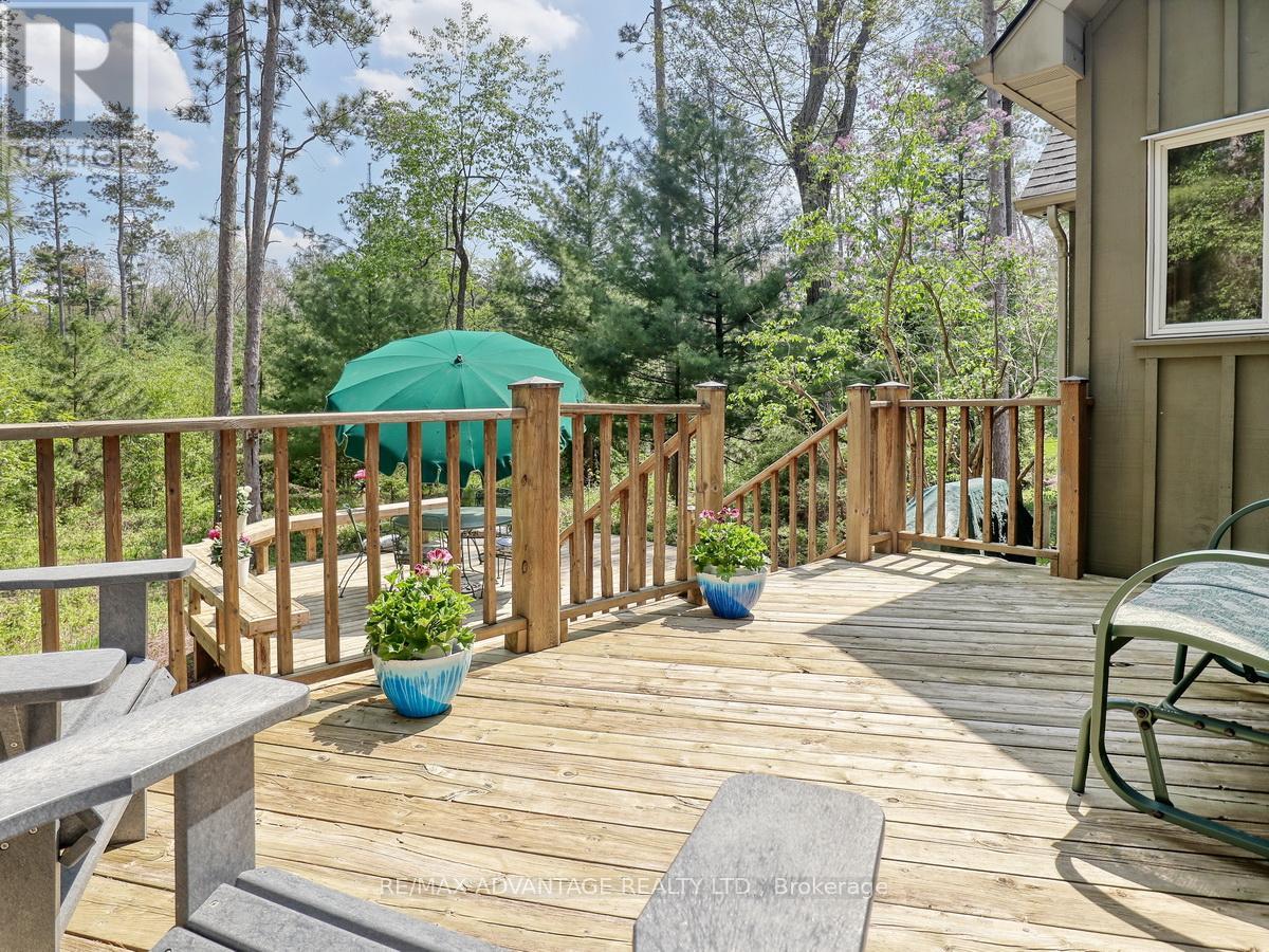 10404 Pinetree Drive, Lambton Shores, Ontario  N0M 1T0 - Photo 43 - X13165260