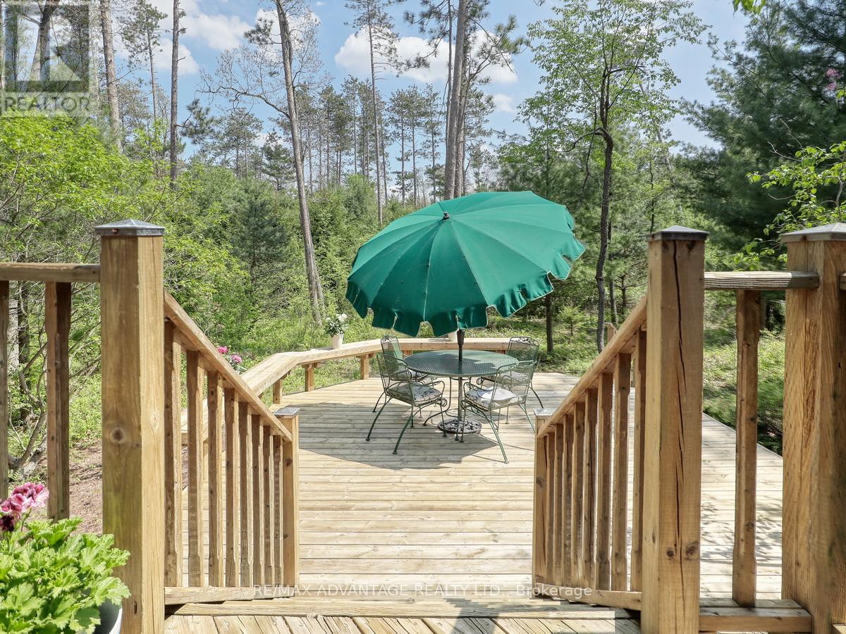 10404 Pinetree Drive, Lambton Shores, Ontario  N0M 1T0 - Photo 44 - X13165260