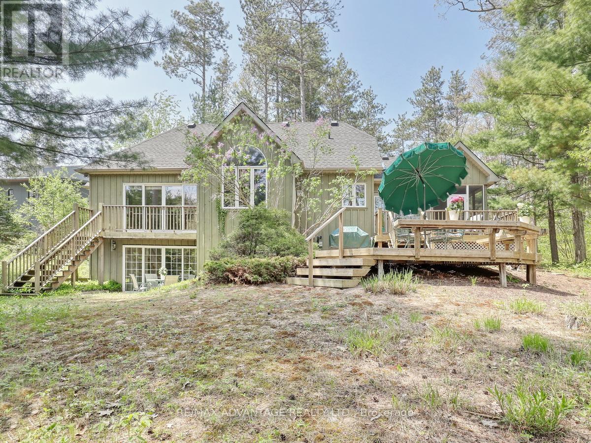 10404 Pinetree Drive, Lambton Shores, Ontario  N0M 1T0 - Photo 46 - X13165260