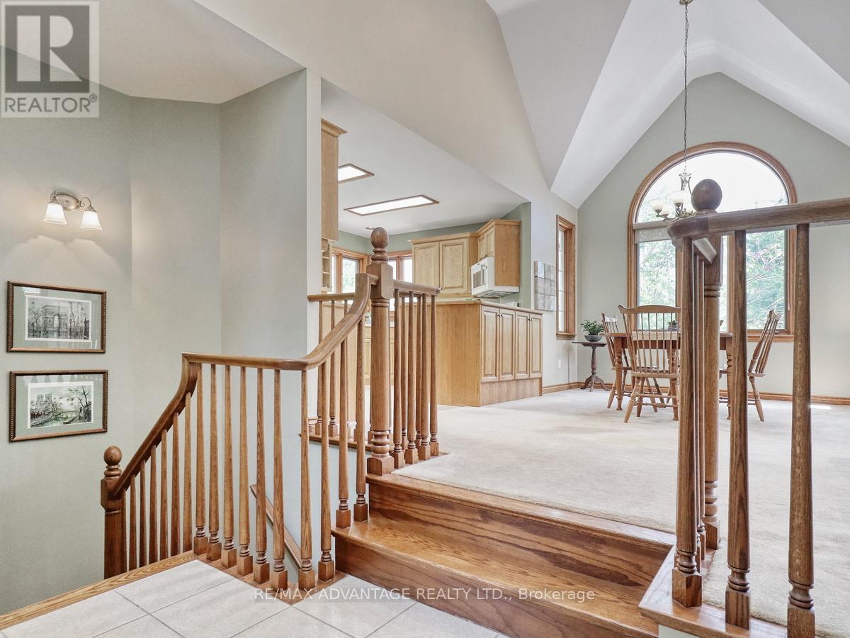 10404 Pinetree Drive, Lambton Shores, Ontario  N0M 1T0 - Photo 6 - X13165260