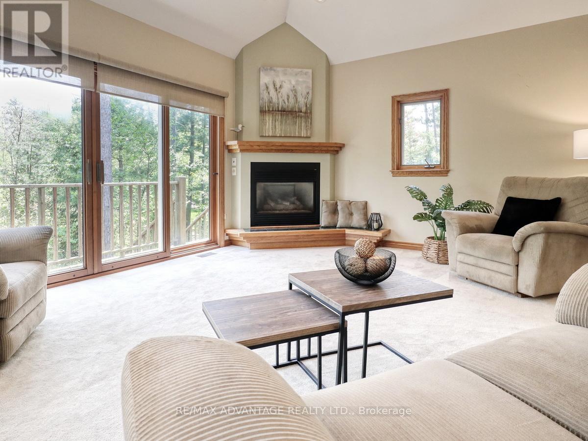 10404 Pinetree Drive, Lambton Shores, Ontario  N0M 1T0 - Photo 9 - X13165260