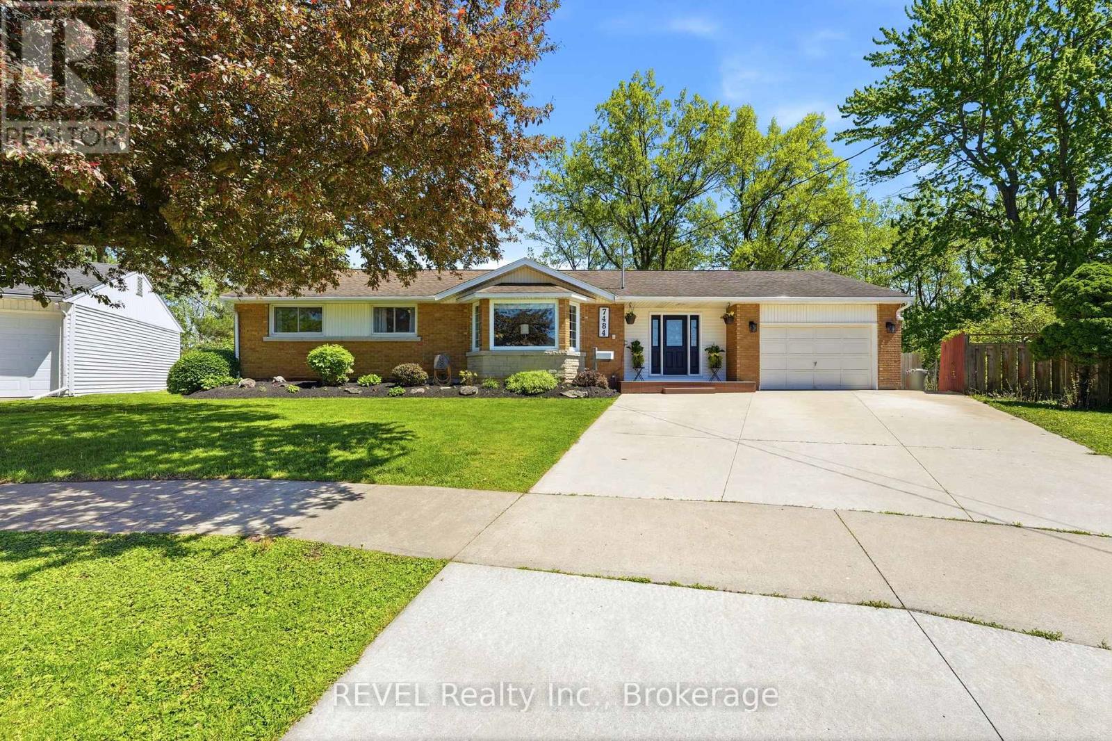 7484 Merritt Avenue, Niagara Falls, Ontario  L2G 5C5 - Photo 2 - X13165282