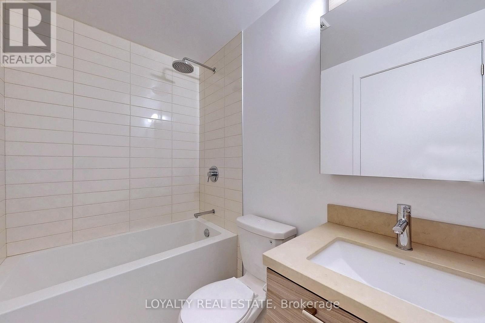 1705 - 2221 Yonge Street, Toronto, Ontario  M4S 2B4 - Photo 26 - C13165278