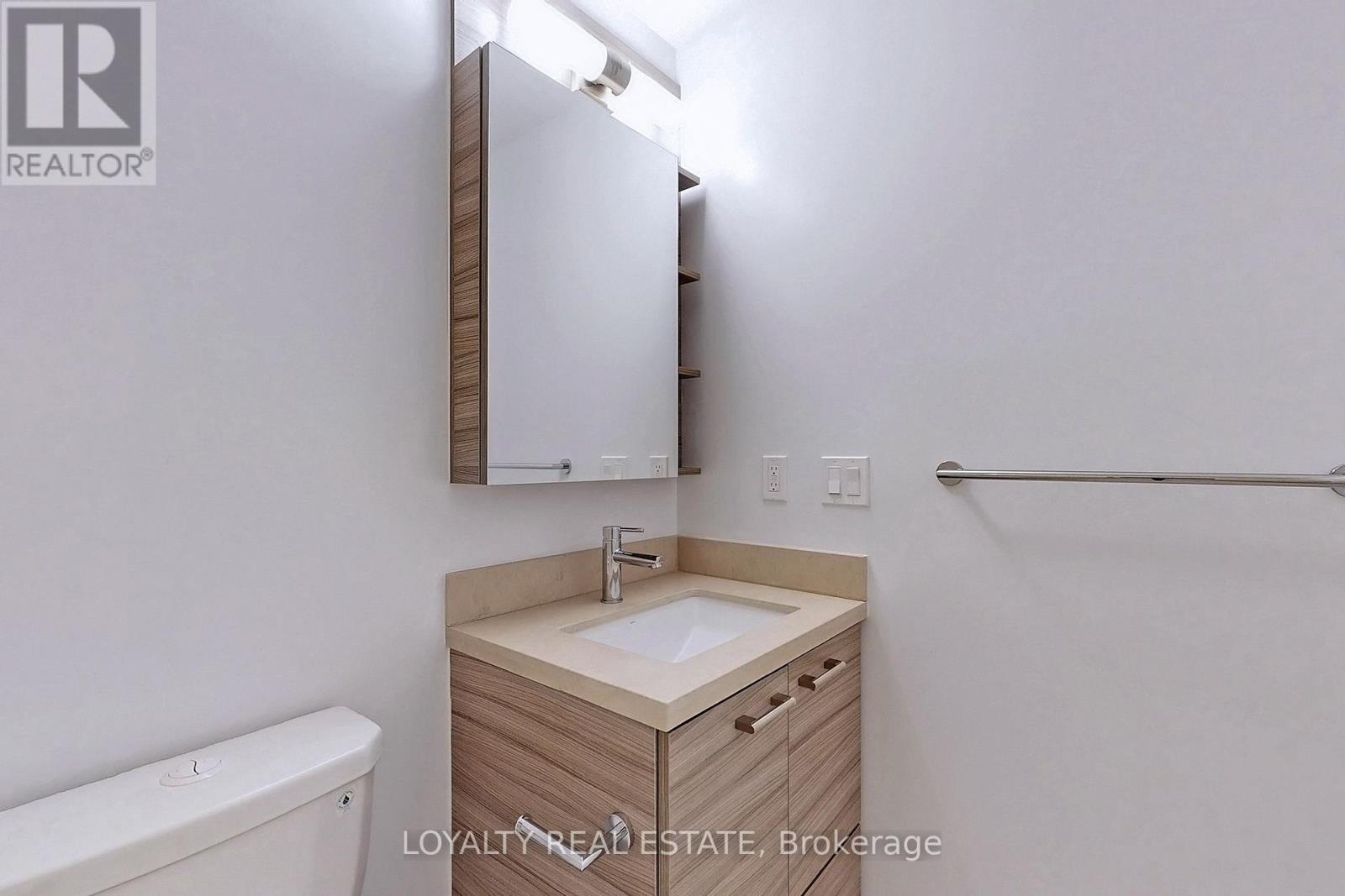 1705 - 2221 Yonge Street, Toronto, Ontario  M4S 2B4 - Photo 28 - C13165278