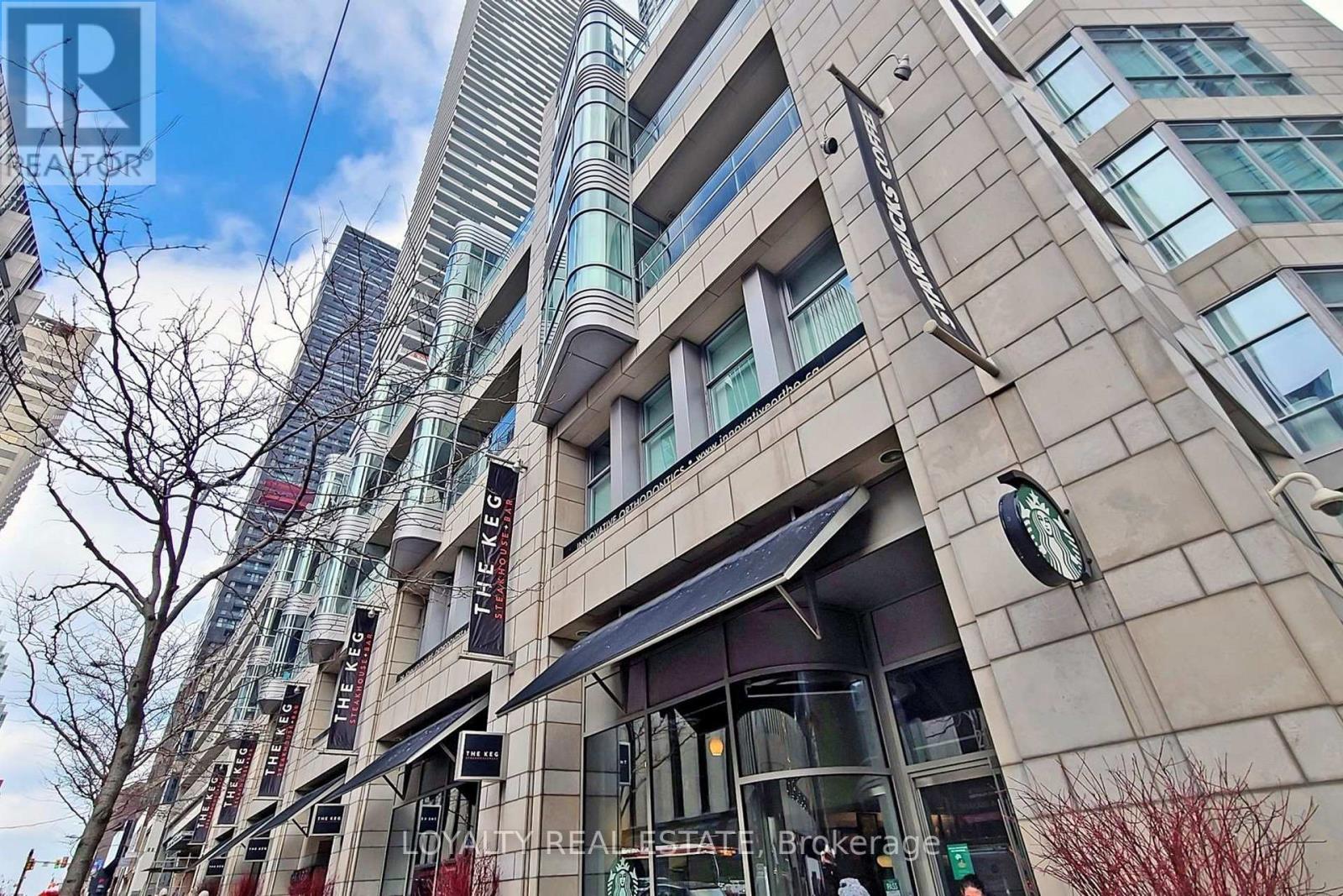 1705 - 2221 Yonge Street, Toronto, Ontario  M4S 2B4 - Photo 3 - C13165278