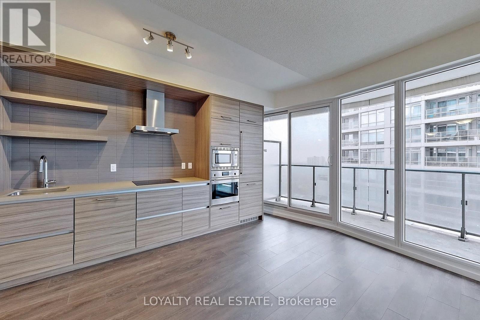 1705 - 2221 Yonge Street, Toronto, Ontario  M4S 2B4 - Photo 4 - C13165278
