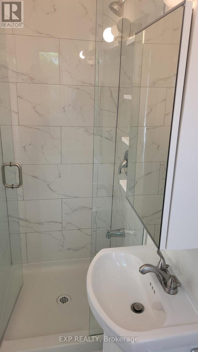 52 Lloydminster Crescent, Toronto, Ontario  M2M 2S1 - Photo 18 - C13165286