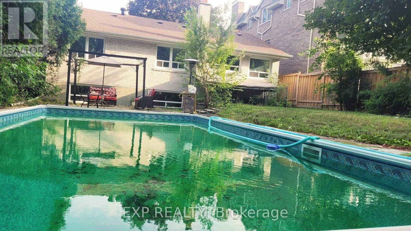 52 Lloydminster Crescent, Toronto, Ontario  M2M 2S1 - Photo 2 - C13165286