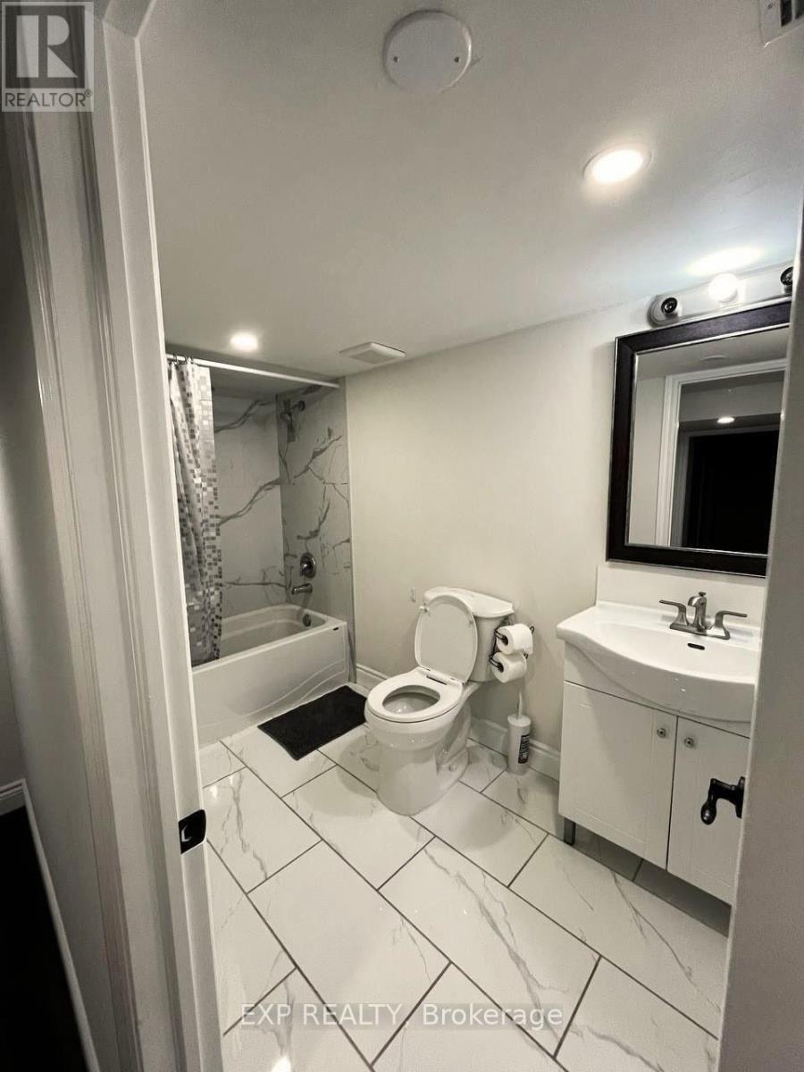52 Lloydminster Crescent, Toronto, Ontario  M2M 2S1 - Photo 23 - C13165286