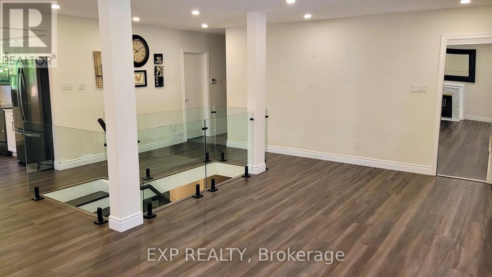 52 Lloydminster Crescent, Toronto, Ontario  M2M 2S1 - Photo 6 - C13165286
