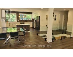 52 LLOYDMINSTER CRESCENT, Toronto, Ontario