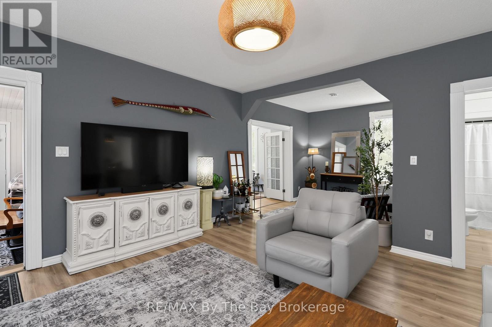 87 Queen Street W, Springwater (Elmvale), Ontario  L0L 1P0 - Photo 6 - S13165262